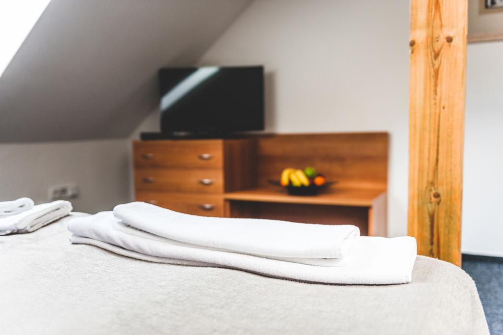 Hotel U Ceske Koruny Hradec Králové Rum bild