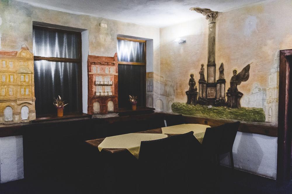 Hotel U Ceske Koruny Hradec Králové Exteriör bild