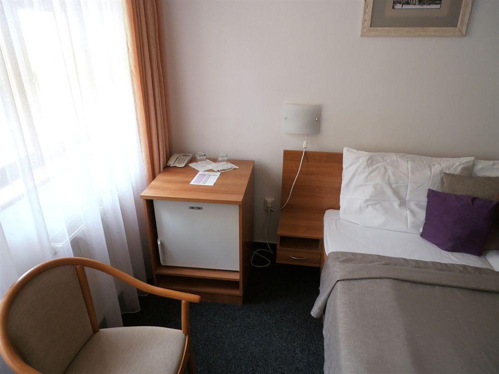Hotel U Ceske Koruny Hradec Králové Exteriör bild