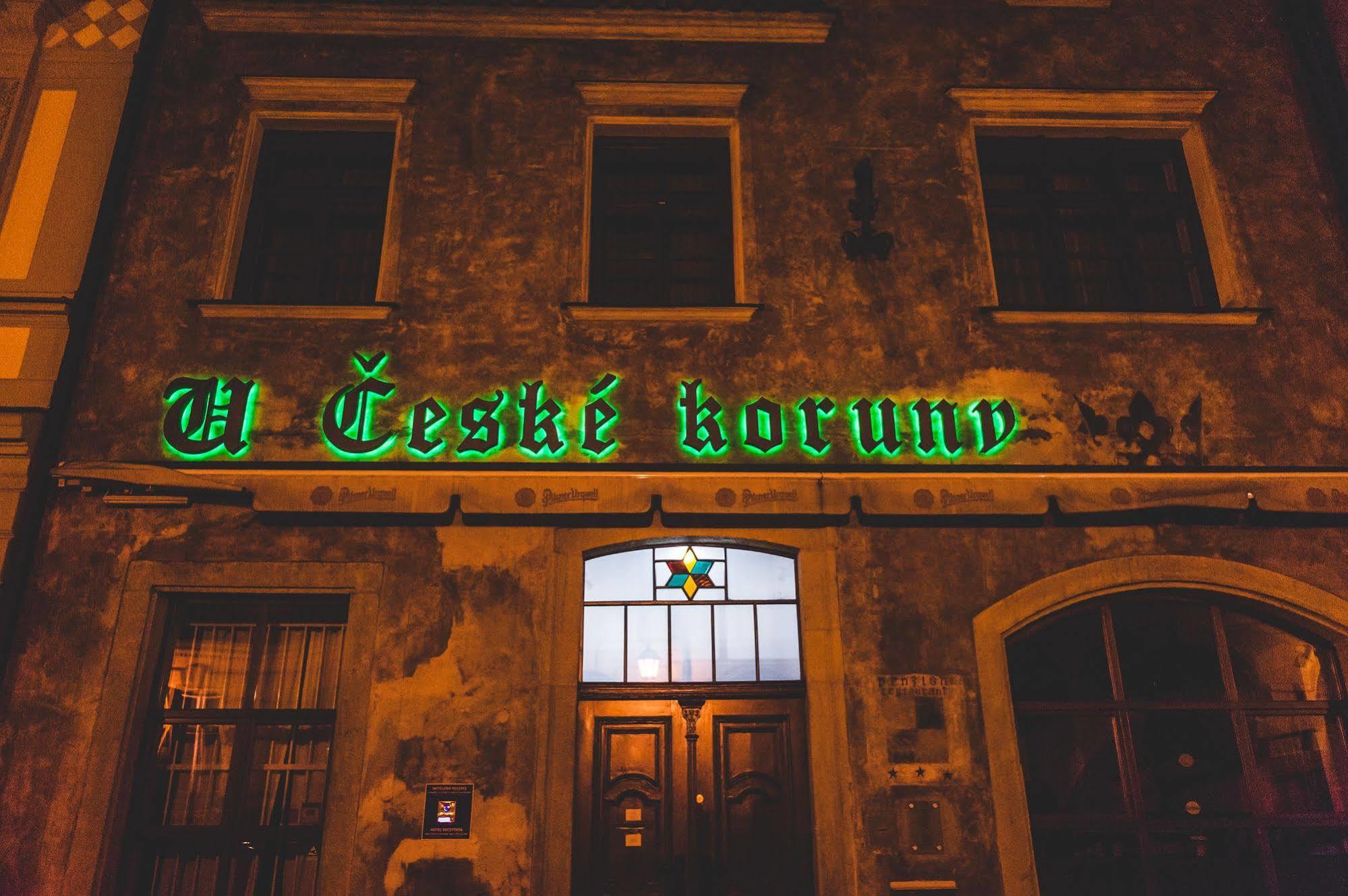 Hotel U Ceske Koruny Hradec Králové Exteriör bild